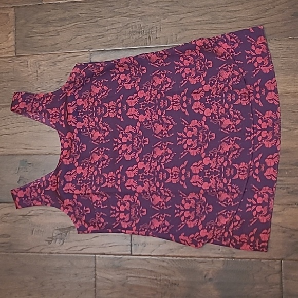 CAbi women's sleeveless with split back top size XS - Picture 1 of 8